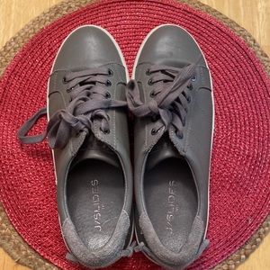 - -‎ J/Slide Amanda Sneakers. Women 7.5